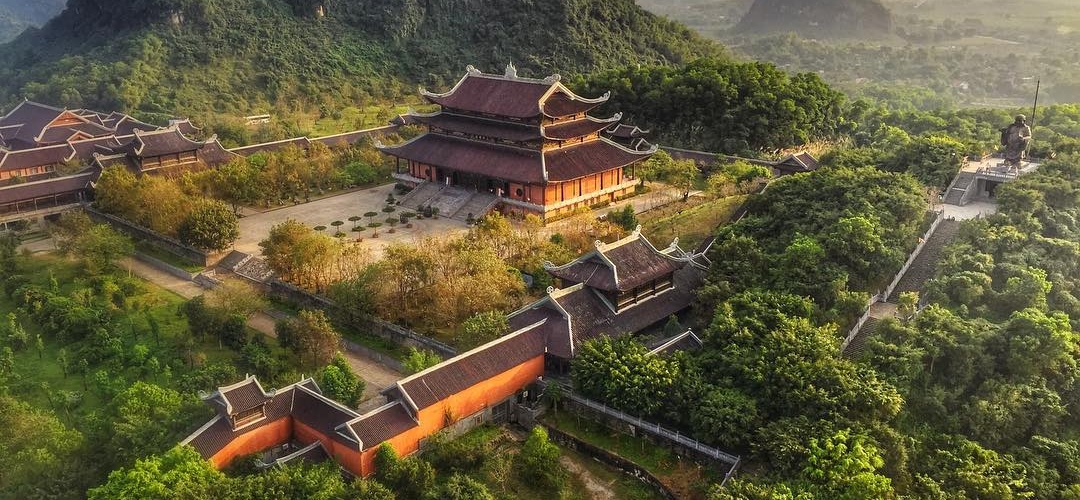 HOA LU – TRANG AN - 1 DAY TRIP BY LIMOUSINE (Cycling)