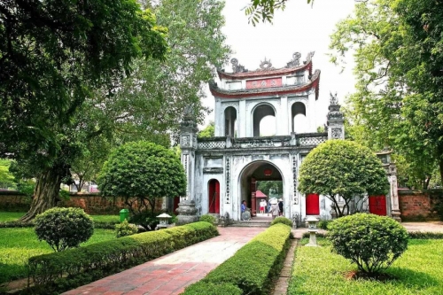 Discovery Inside Hanoi City by Jeep Experience