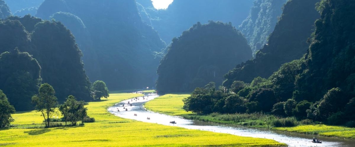 HOA LU - TAM COC - MUA CAVE - 1 DAY TRIP BY LIMOUSINE (Cycling)