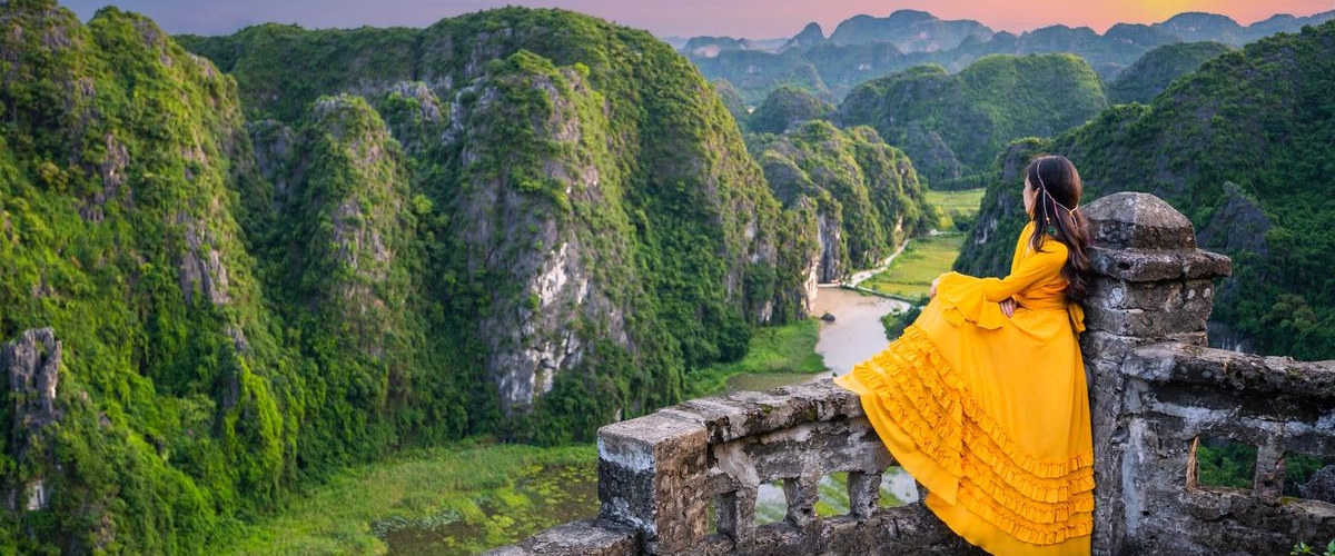 HOA LU - TAM COC - MUA CAVE - 1 DAY TRIP BY LIMOUSINE (Cycling)