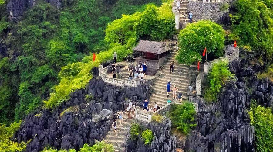 BAI DINH - TRANG AN - MUA CAVE -1 DAY TRIP BY LIMOUSINE