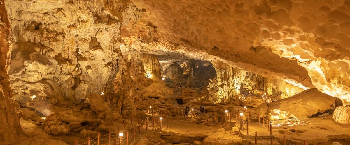 HALONG BAY -  DAY TOUR ON LUXURY CRUISE